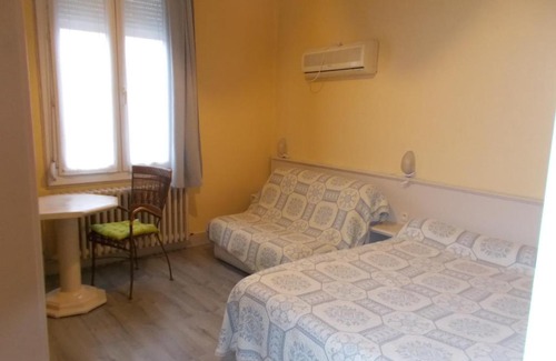 Chemille-Melay Hotel | auberge de l arrivée