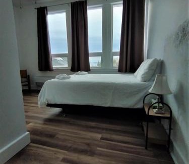 Cap-aux-Os Hotel | Auberge La Petite École de Forillon