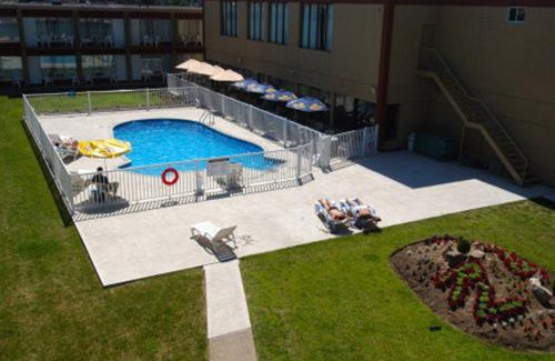 Longue-Pointe Hotel | Auberge Royal Versailles