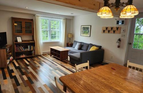 Sutton House | Auberge Schweizer