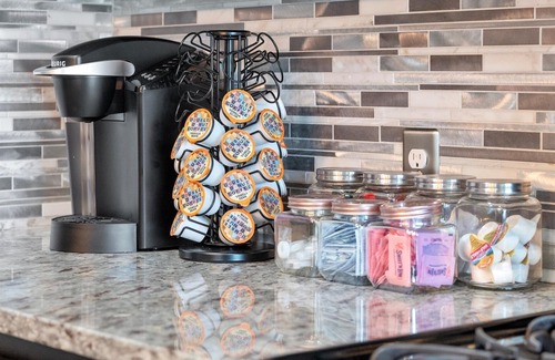 Aubrey House | Aubrey Escape w/Fenced Backyard by StayLage