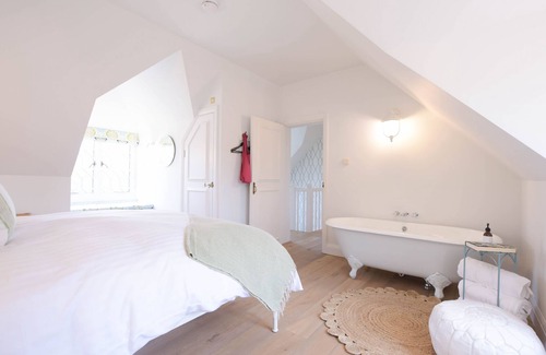 Warninglid Cottage | Aunt's House - sleeps 10 guests in 5 bedrooms