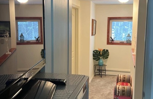 North Pole House | ❄️ Aurora & Cozy Cabin Near Santa | Wildlife Private Backyard