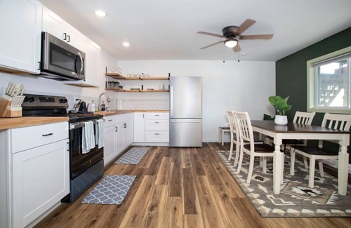 Fairbanks Apartment | Aurora From Home at Oscar’s Borealis Retreat