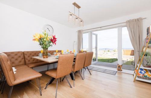 Buckie House | Aurora House Hot Tub & Sea View