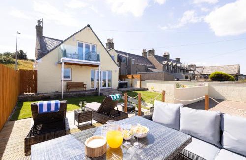 Buckie House | Aurora House Hot Tub & Sea View