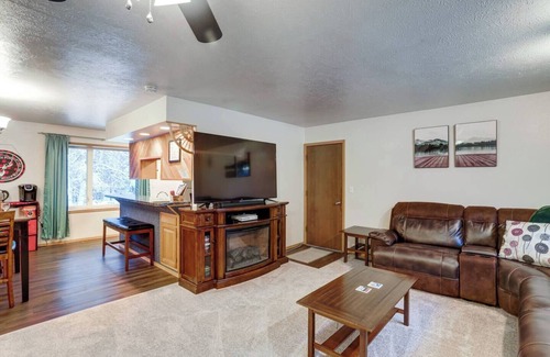 Badger Condo | Aurora Lights on Rural 3 Acre Setting