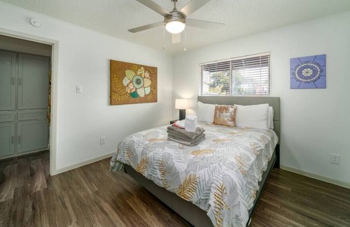 North University Apartment | Austinite ~ Stylish, Fun & Cozy ~ Mins to Moody & DT