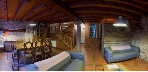 Sorihuela House | Auténtica casa rural con encanto by beBalmy