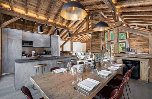 Villarabout Ski Chalet | Authentic Chalet with Sauna, Near St. Martin, Sleeps 10, Quality Rating 5 Gold Snowflakes