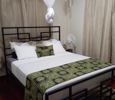 Paramaribo House | Authentic Bruynzeel home