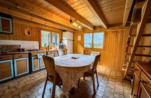 Les Bossons Ski Chalet | Authentic family chalet with garden in Chamonix