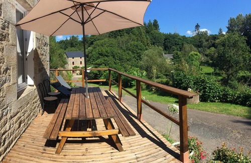 Le Vieux-Marche House | Authentic mill with feet in water (near the sea)