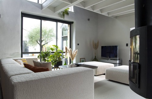 Orvault House | Authentic modern country property