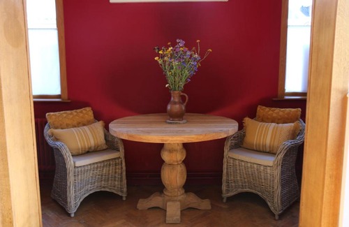 Kieldrecht Bed & Breakfast | Authentieke privé-kamer bij Karen