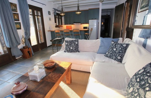 Pisses Villa | Autonomous villa, waterfront, tranquil, peaceful location, beach, sea views