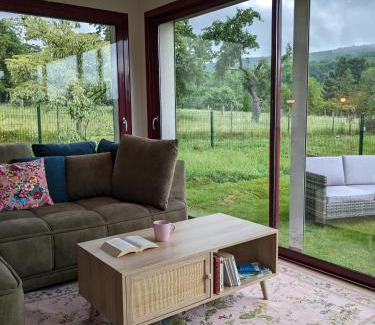 Lautenbach Apartment | Aux Fleurs des Champs - Appartement avec Terrasse, Parking et Piscine