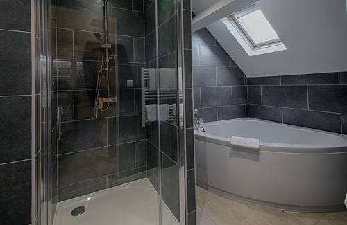 Maisons-les-Chaource Hotel | Aux Maisons (Relais du Silence)