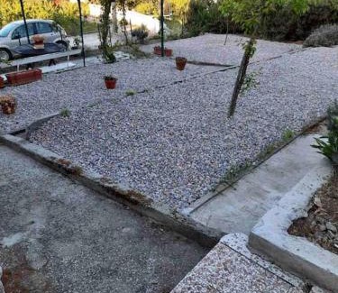 Reynes House | Aux romarins