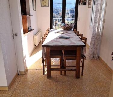 Reynes House | Aux romarins