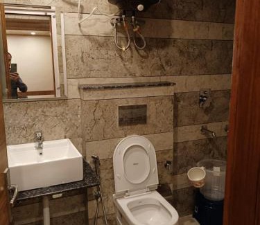 Bemloi Hotel | Avadh Palace