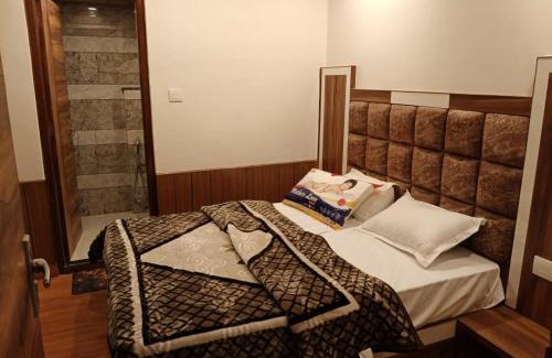 Bemloi Hotel | Avadh Palace