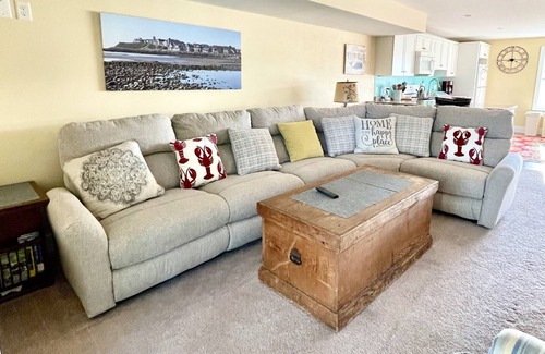 Hampton House | Available: Fall 2025 rental weekly or monthly. Come see and enjoy NH this fall.