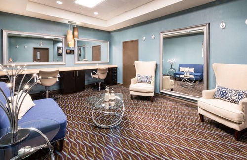 Mehlville Hotel | Aviator Hotel & Suites South I-55, BW Signature Collection