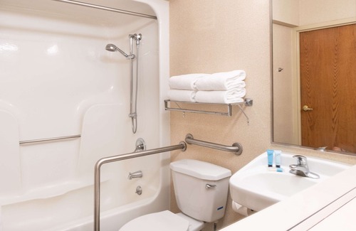 Mehlville Hotel | Aviator Hotel & Suites South I-55, BW Signature Collection