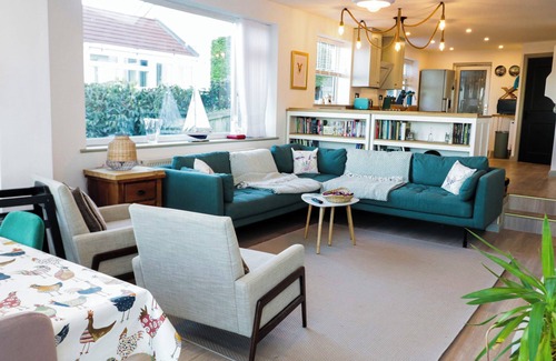 Gwaenysgor Near Prestatyn Cottage | AWEL Y MOR, pet friendly, with hot tub in Prestatyn