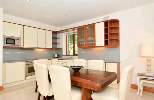 Galway City Centre Apartment | Awesome 3-bedroom riverside Cathedral view in City Centre