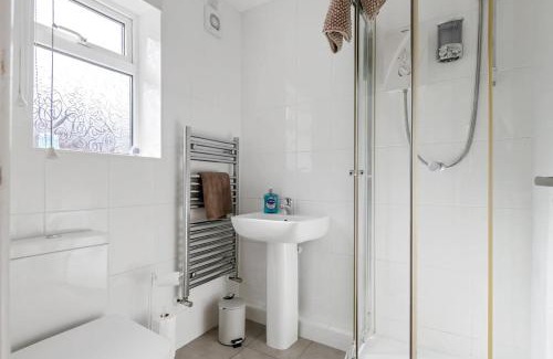 Kegworth Apartment | Awesome Games Room House! EMA Donington Park, with FREE parking