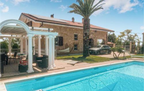 Trecastelli House | Awesome Home In Castel Colonna Di Mont