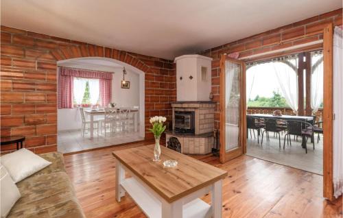 Jastrebarsko House | Awesome Home In Dragovanscak With Sauna