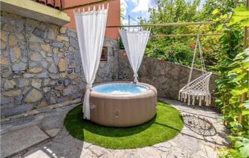 Jastrebarsko House | Awesome Home In Dragovanscak With Sauna