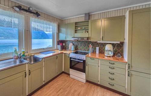 Eidfjord House | Awesome Home In Eidfjord With House Sea View
