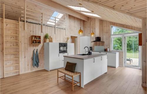 Fjellerup Strand House | Awesome Home In Glesborg With Sauna