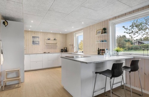 Trend House | Awesome home in Løgstør with WiFi