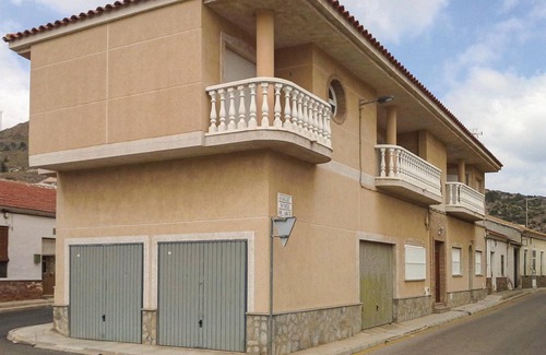 Portman House | Awesome home in Portman with kitchen