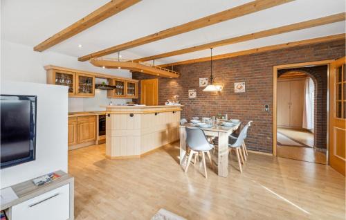 Victorbur House | Awesome Home In Südbrookmerland