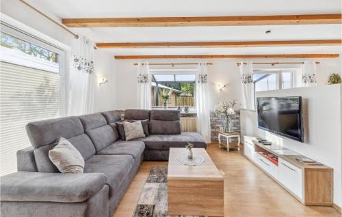 Victorbur House | Awesome Home In Südbrookmerland