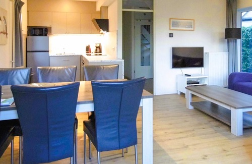 Vlagtwedde House | Awesome home in Vlagtwedde with WiFi