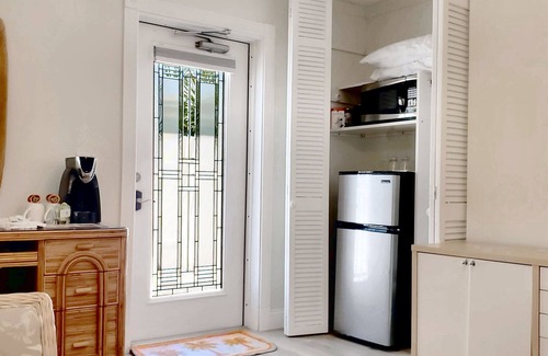 Florida North Atlantic Coast House | Awesome PRIVATE 2Room Guest Suite HEATED Pool! 5min to ocean Beach,Stadium,PGA