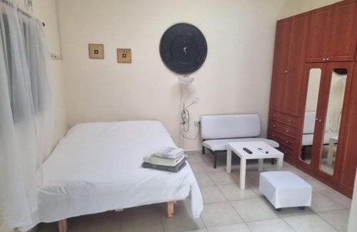 Petah Tikva Apartment | B&B Amit 18 minutes from the airport - אירוח כפרי עמית 18 דקות משדה תעופה