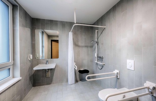 Stuttgart Hotel | B&B Hotel Stuttgart-Neckarhafen