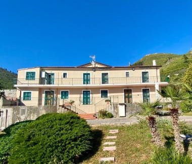 Praia a Mare Bed & Breakfast | B&B Saracinello