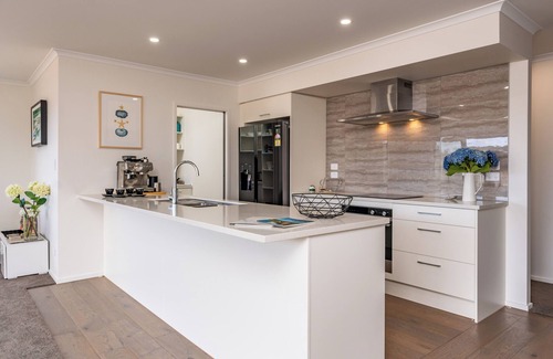 Mangawhai Heads House | Bach near the Beach - Mangawhai Heads Holiday Home