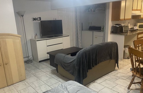 Masson-Angers Apartment | bachelor pad