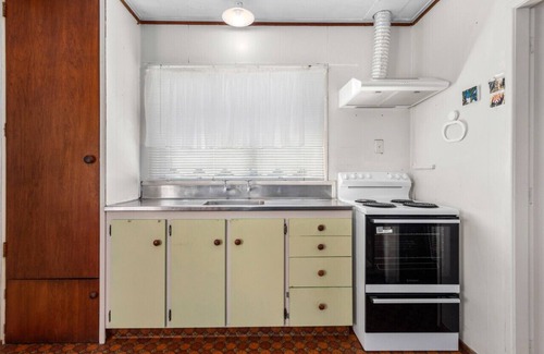 Waiotahi House | Back to the Beach Bach- Whole House- 4 guests- One price