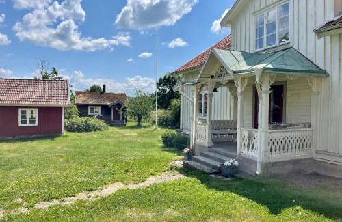 Falkoping House | Backgårdens Timmerstuga